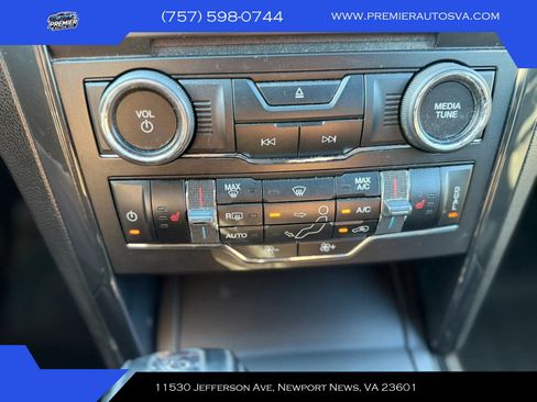 Used 2018 Ford Explorer XLT w/ Equipment Group 202A AWD/4WD image 27