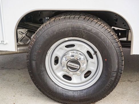 New 2024 Ford F250 XL w/ XL Chrome Package image 10