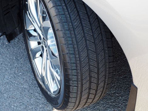 Used 2024 Toyota Sienna Platinum image 8