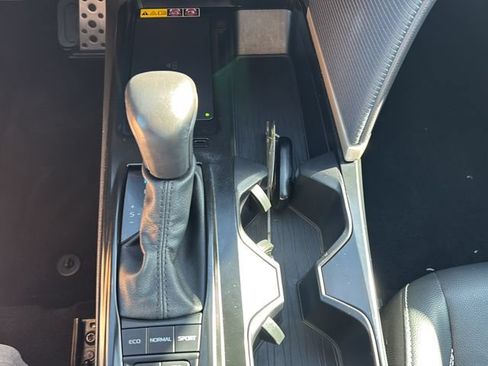 Used 2025 Toyota Camry SE FWD image 24