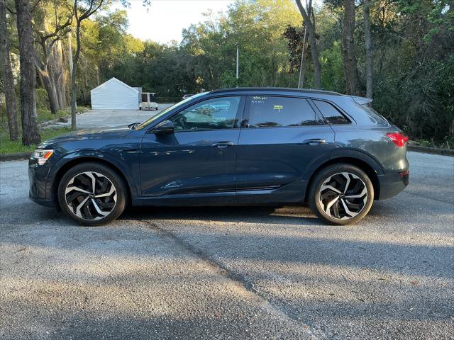 Used 2024 Audi Q8 e-tron Premium Plus w/ Premium Plus Package AWD/4WD image 2