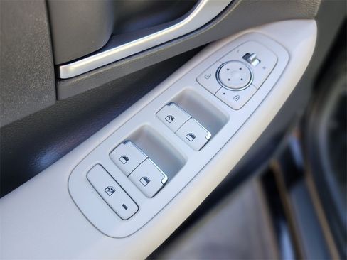 Used 2023 Hyundai Sonata SE image 15