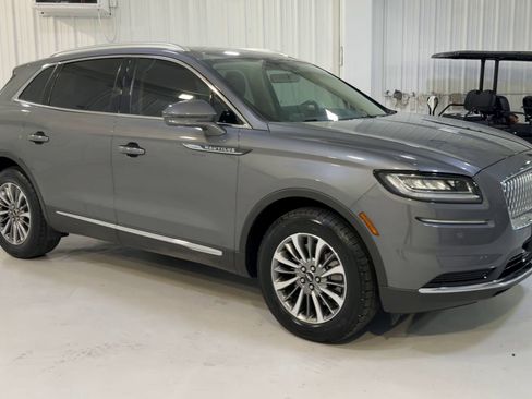 Used 2023 Lincoln Nautilus FWD image 3