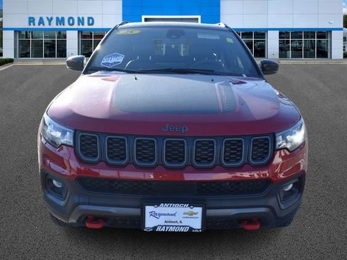 Used 2025 Jeep Compass Trailhawk AWD/4WD image 9
