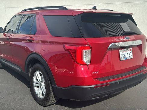 Certified 2023 Ford Explorer XLT image 4