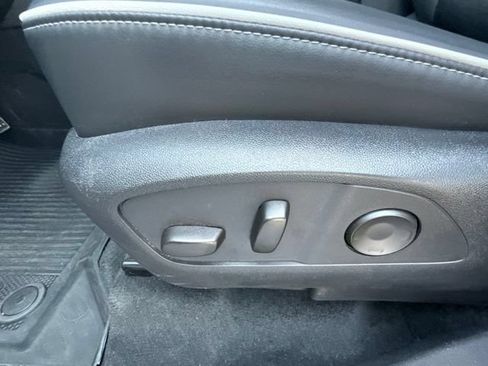Used 2025 Buick Enclave Sport Touring w/ Super Cruise Package FWD image 22