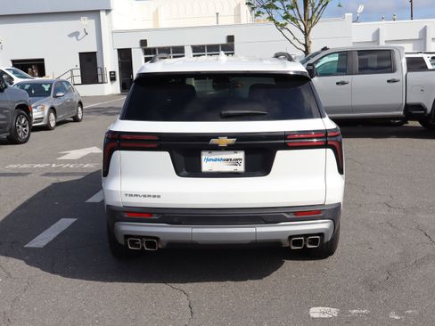 Used 2025 Chevrolet Traverse LT w/ Driver Confidence Package FWD image 20