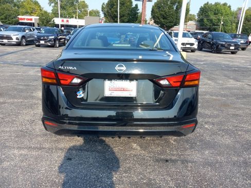 Used 2022 Nissan Altima 2.5 S FWD image 2