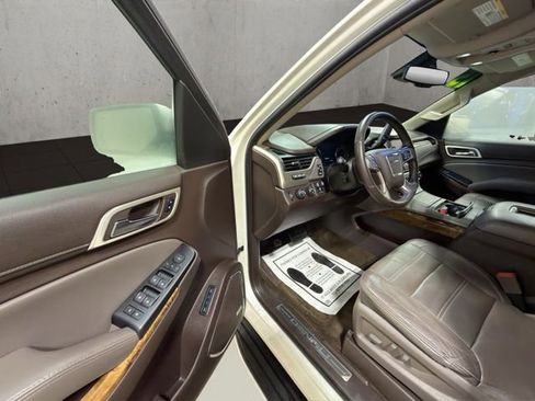 Used 2015 GMC Yukon Denali w/ Touring Package AWD/4WD image 11