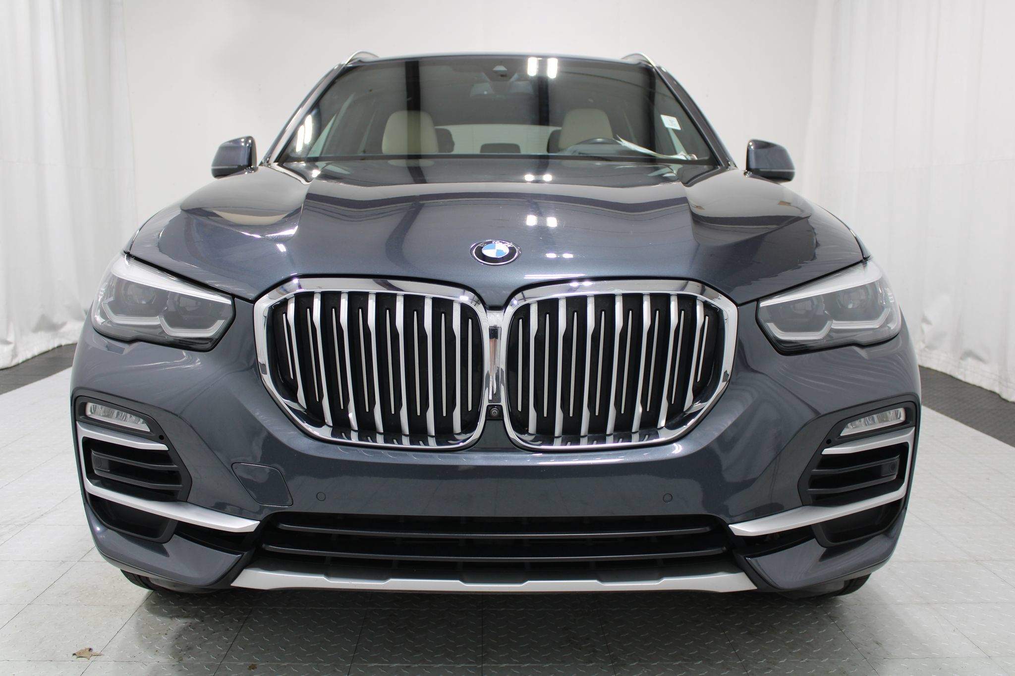 Used 2021 BMW X5 xDrive40i w/ Premium Package AWD/4WD image 3