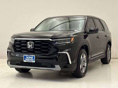 Certified 2025 Honda Pilot EX-L image 2