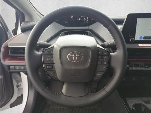 Used 2025 Toyota Prius Plug-In Hybrid image 11