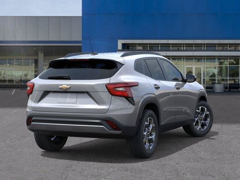 New 2026 Chevrolet Trax LT FWD image 4