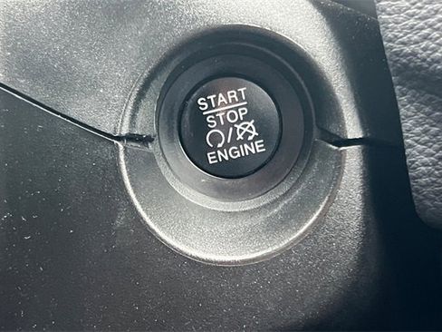 Used 2019 Jeep Compass Latitude image 30