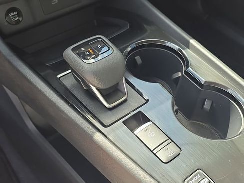 Certified 2025 Nissan Rogue SV FWD image 27