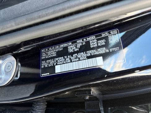 Used 2023 Volvo XC60 B6 Ultimate w/ Protection Package Premier image 31