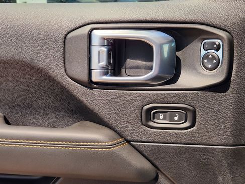 New 2026 Jeep Gladiator Sport AWD/4WD image 18