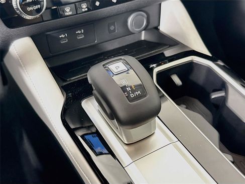 New 2026 Mitsubishi Outlander SE FWD image 14