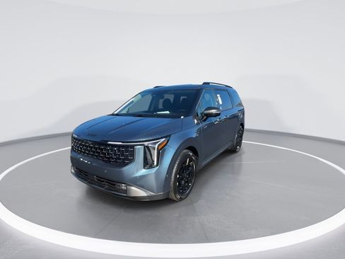 Used 2025 Kia Carnival SX Prestige image 4