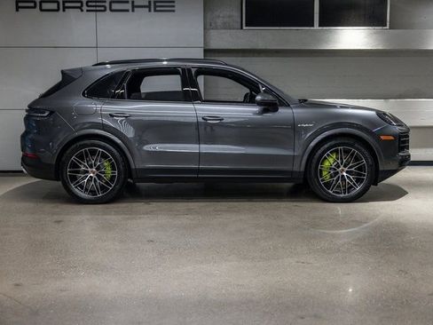 New 2026 Porsche Cayenne E-Hybrid AWD/4WD image 9