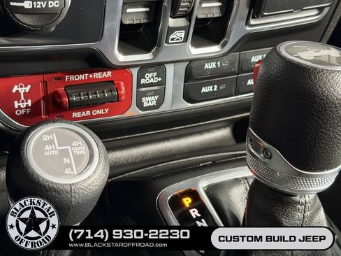 Used 2025 Jeep Wrangler Unlimited Rubicon 4xe w/ Safety Group AWD/4WD image 31