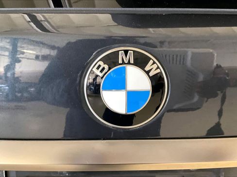 Used 2022 BMW X7 M50i w/ Cold Weather Package image 31