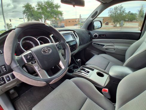 Used 2015 Toyota Tacoma PreRunner w/ TRD Sport Package RWD image 16