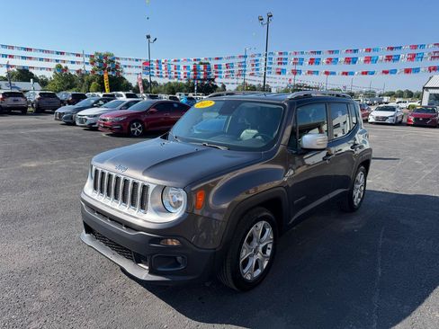 Used 2017 Jeep Renegade Limited FWD image 9