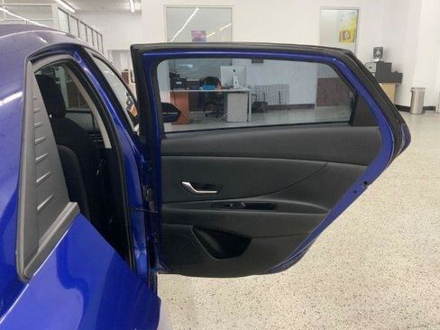 Used 2023 Hyundai Elantra SEL FWD image 39