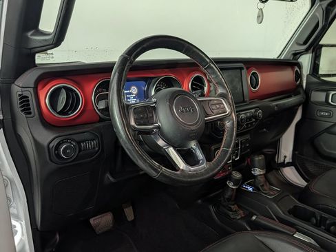 Used 2019 Jeep Wrangler Unlimited Rubicon AWD/4WD image 4