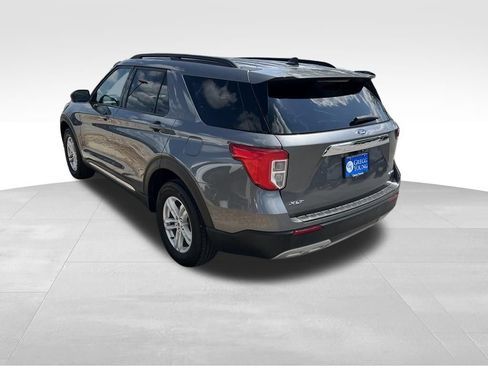 Used 2024 Ford Explorer XLT w/ Equipment Group 202A AWD/4WD image 4