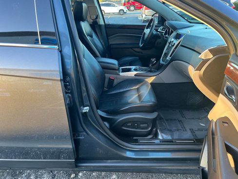Used 2011 Cadillac SRX Luxury image 25