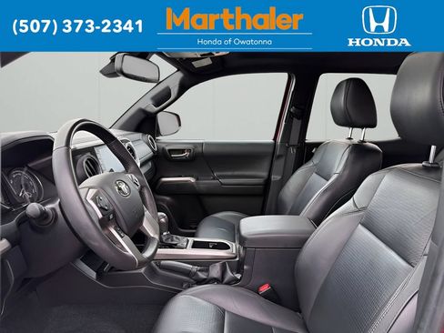 Used 2022 Toyota Tacoma Limited AWD/4WD image 9