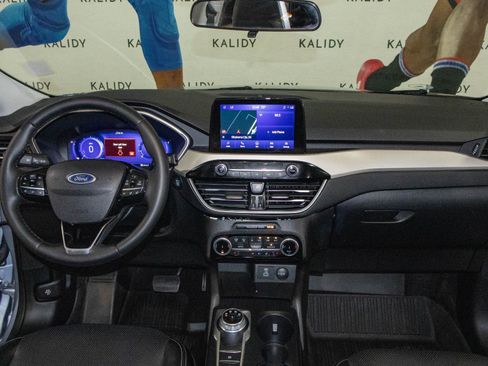 Used 2022 Ford Escape SEL w/ Technology Package image 3