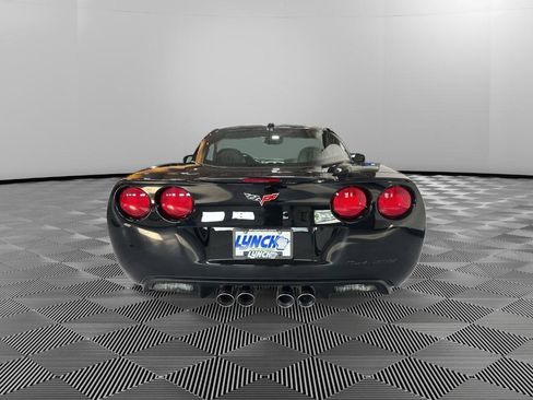 Used 2005 Chevrolet Corvette Coupe w/ Preferred Equipment Group RWD image 4