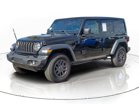 Used 2025 Jeep Wrangler Unlimited Sport AWD/4WD image 3
