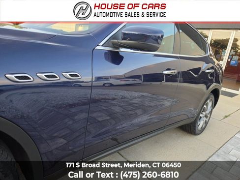 Used 2017 Maserati Levante AWD/4WD image 18