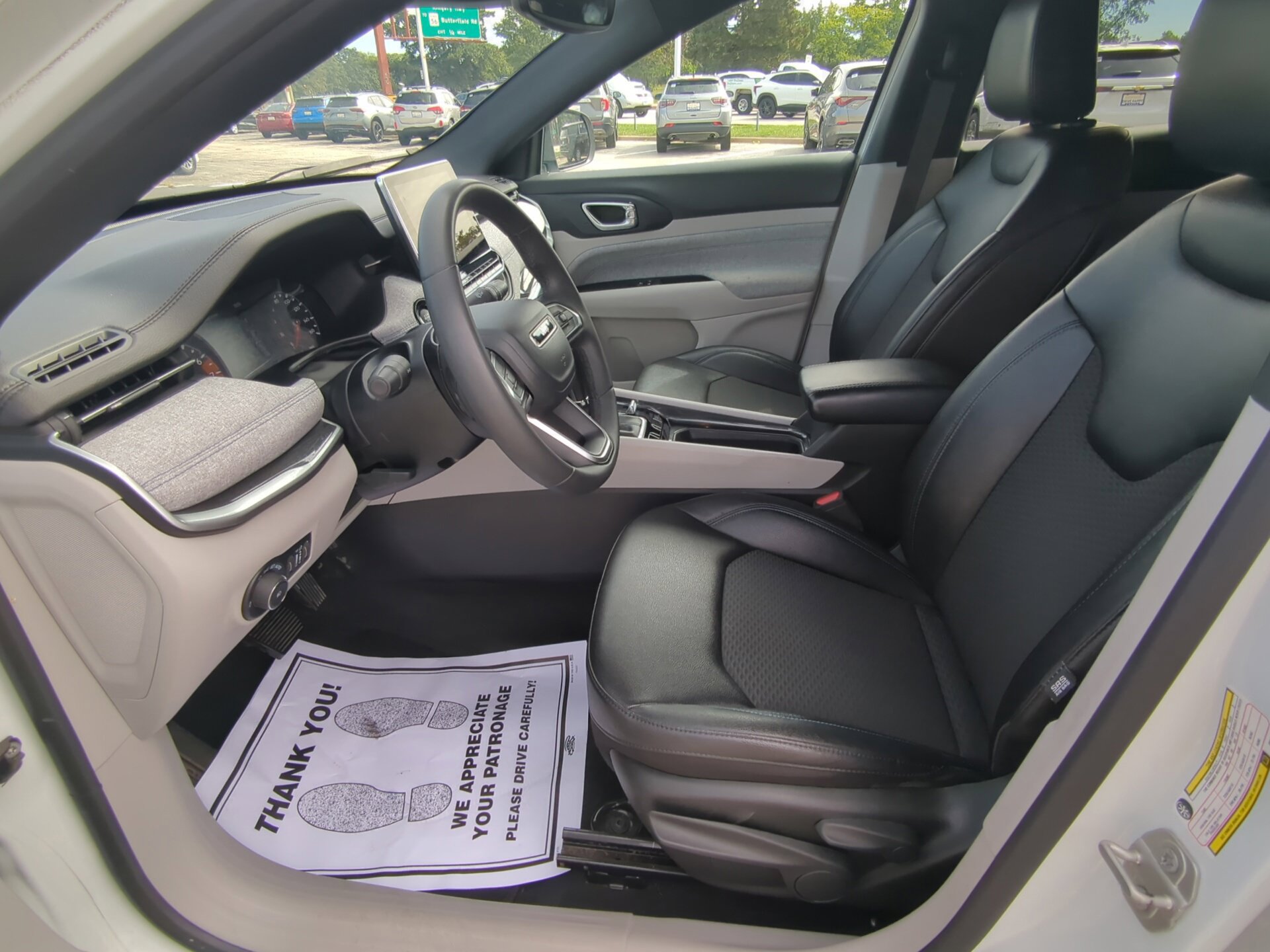 Used 2024 Jeep Compass Latitude AWD/4WD image 16