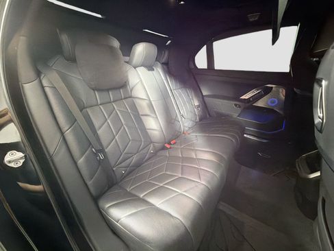 Certified 2023 BMW 760i xDrive 760i xDrive w/ Executive Package image 28