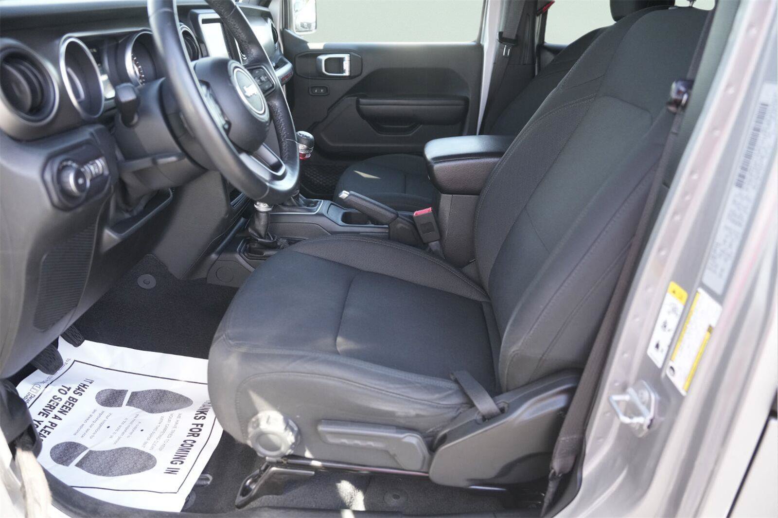 Used 2018 Jeep Wrangler Unlimited Sport S AWD/4WD image 9
