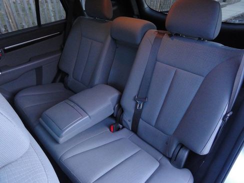 Used 2011 Hyundai Santa Fe GLS image 14