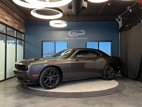 Used 2020 Dodge Challenger SXT w/ Blacktop Package image 7