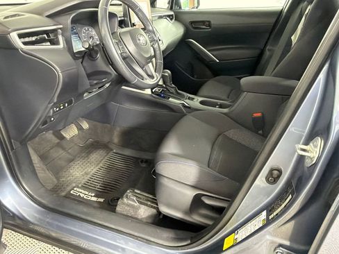 Used 2024 Toyota Corolla Cross AWD Hybrid image 9