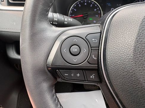 Used 2020 Toyota RAV4 XLE w/ Convenience Package AWD/4WD image 18