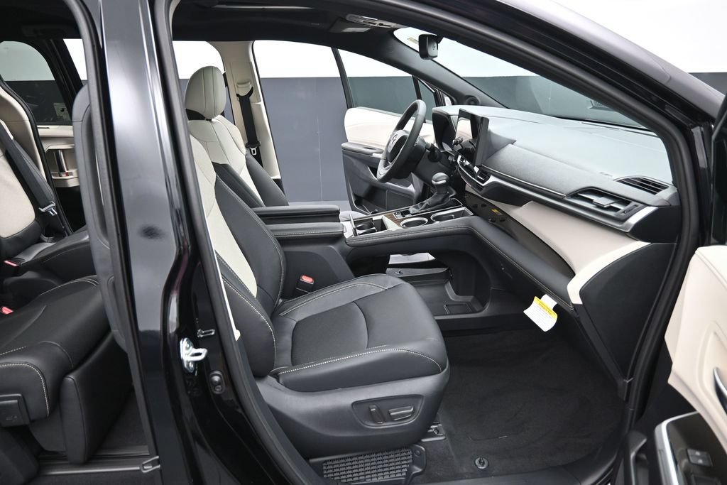 Used 2026 Toyota Sienna Limited FWD image 35