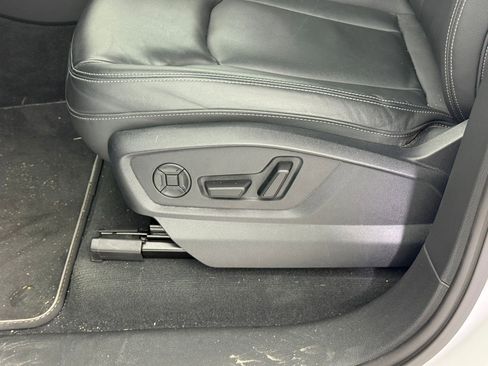 Used 2025 Audi Q7 3.0T Premium Plus image 14