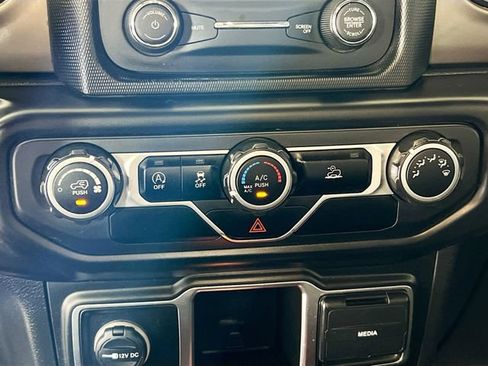 Used 2020 Jeep Gladiator Sport w/ Trailer Tow Package AWD/4WD image 11