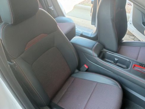 Used 2026 Nissan Kicks SR FWD image 28