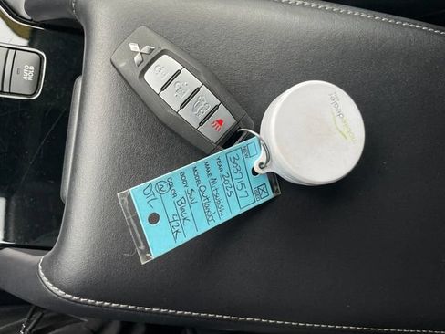 Used 2025 Mitsubishi Outlander SE AWD/4WD image 27