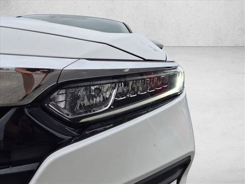 Used 2018 Honda Accord LX image 9